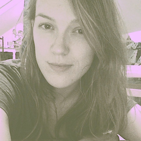 Meet your Posher, Ashley - Picture 2 of 2